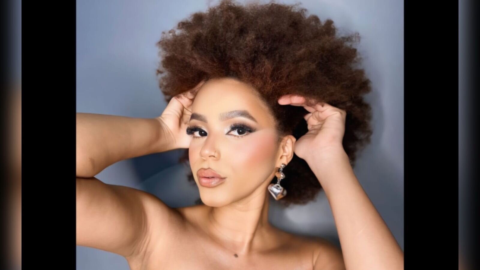 AfroditaBenz