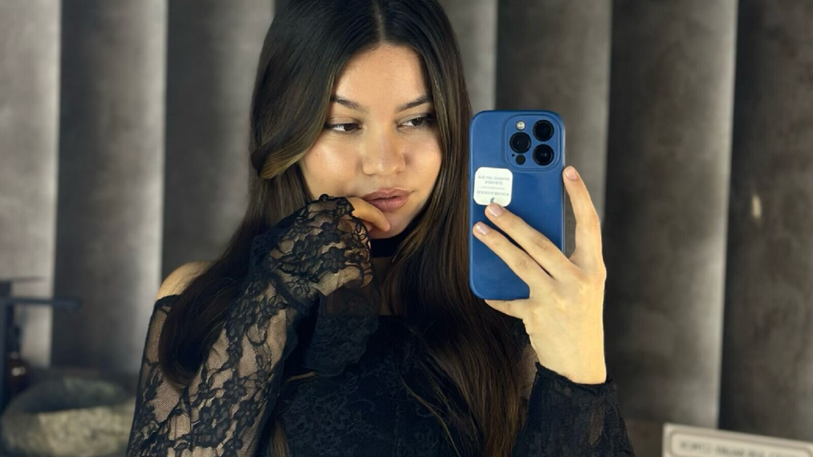 AshleyWavey